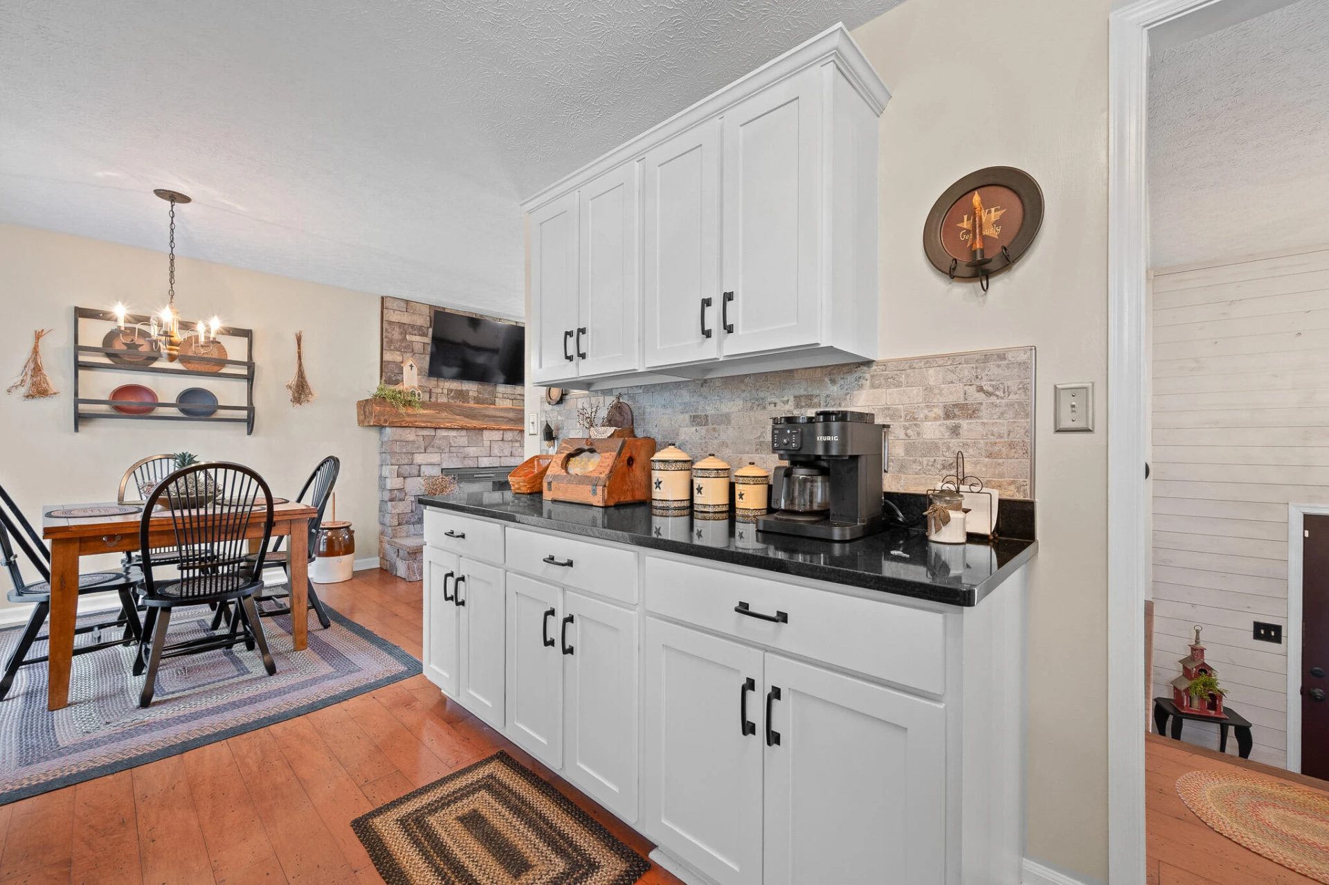1136 Coolbrook RD - Photo 14