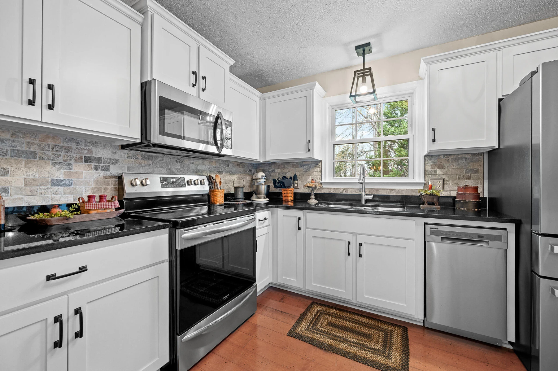 1136 Coolbrook RD - Photo 15