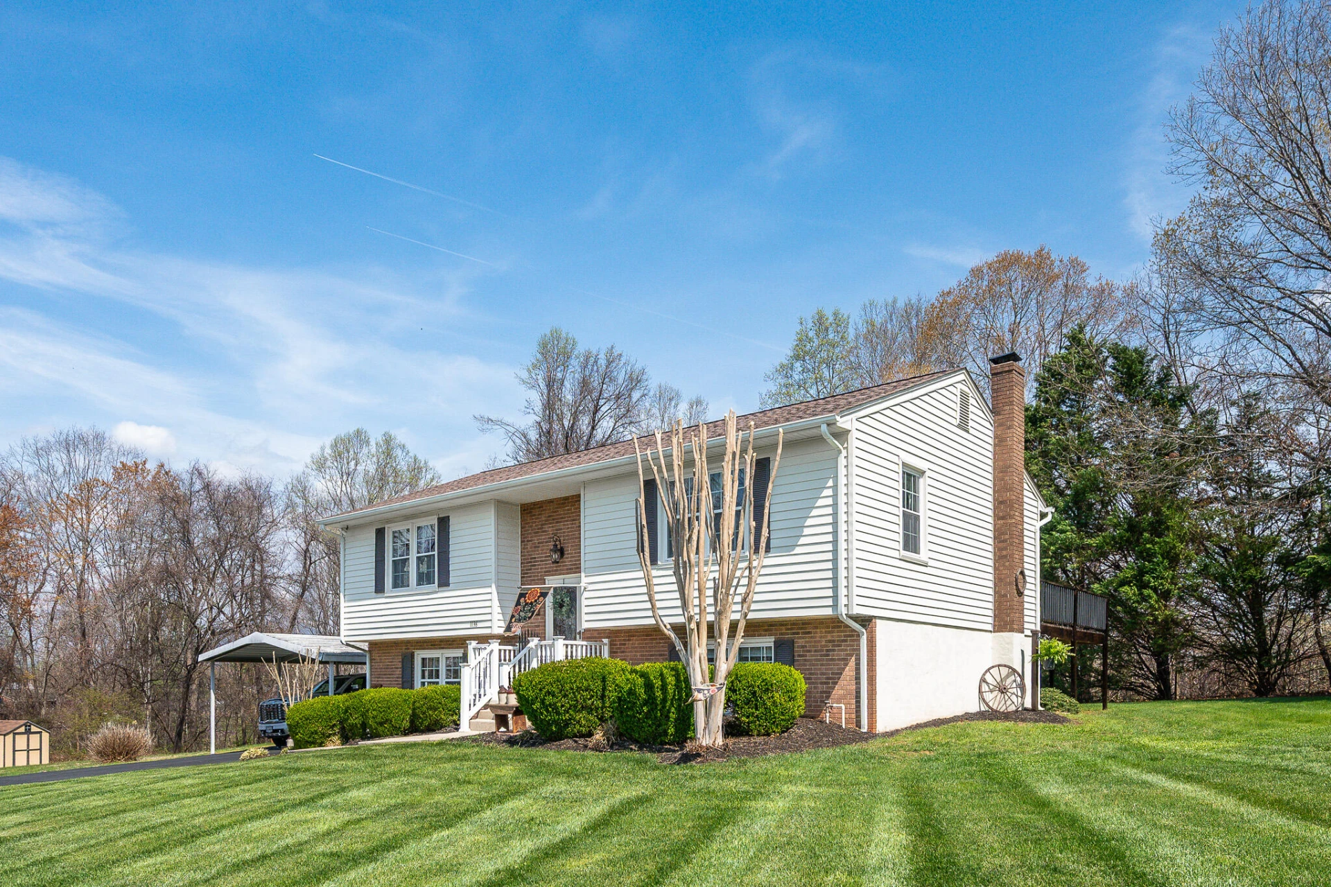 1136 Coolbrook RD - Photo 2
