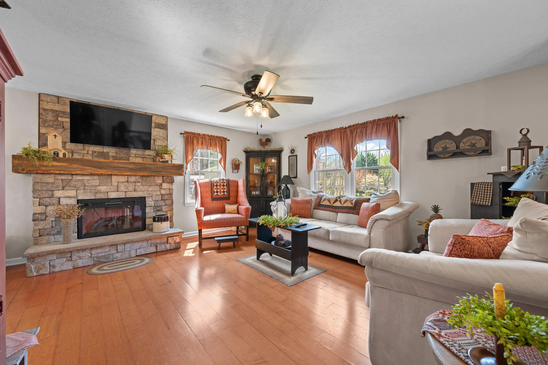 1136 Coolbrook RD - Photo 8
