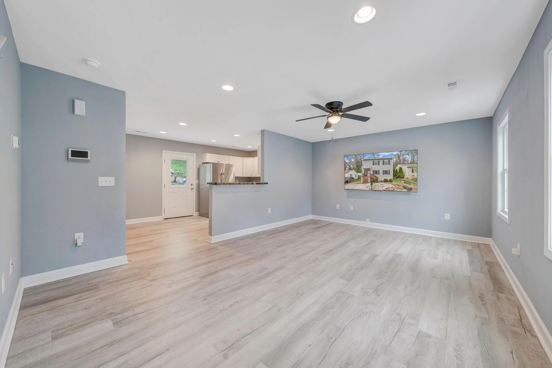 1452 Varnell AVE NE - Photo 2