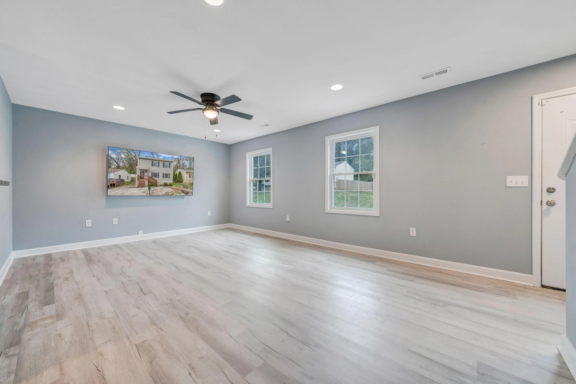 1452 Varnell AVE NE - Photo 4