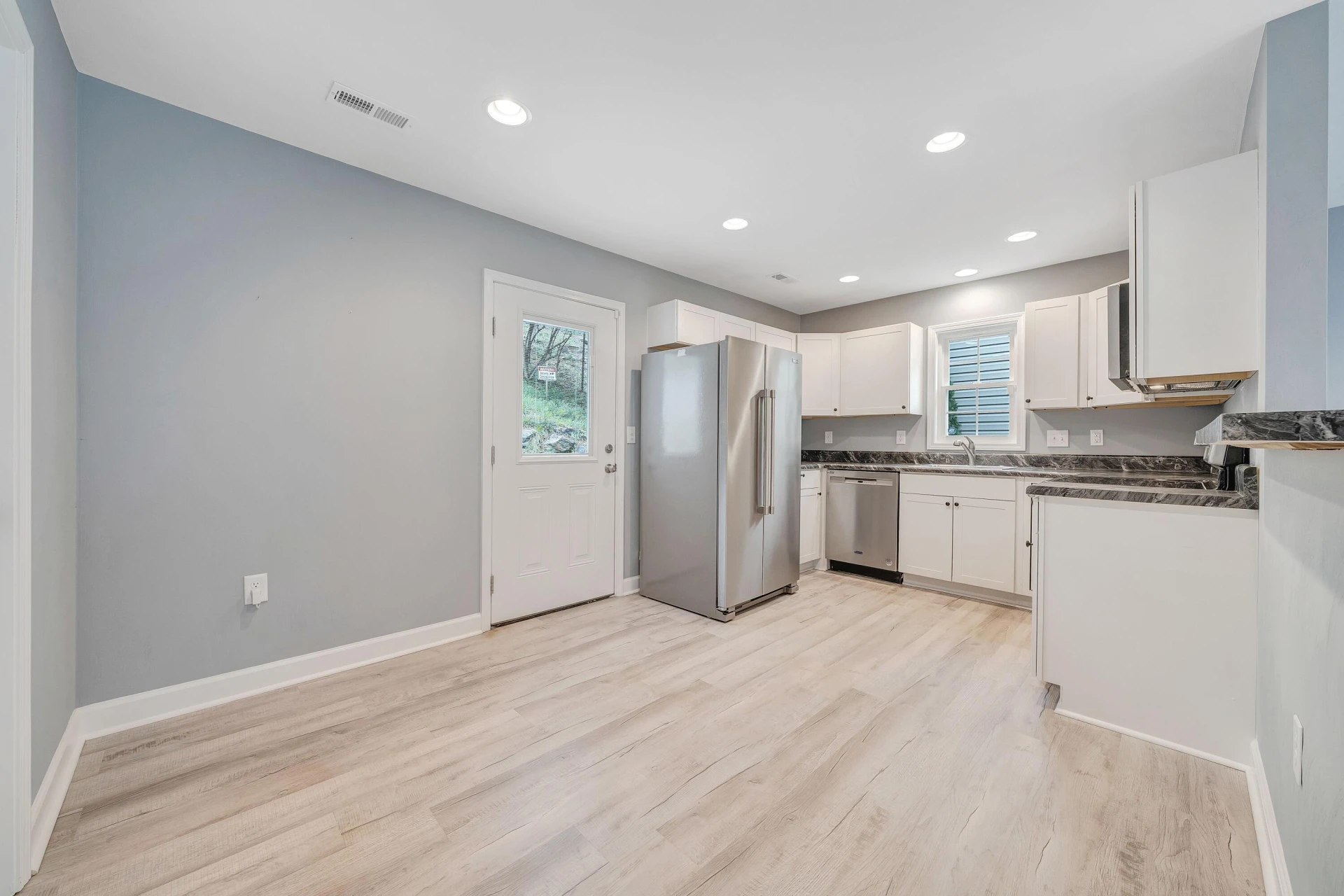 1452 Varnell AVE NE - Photo 9