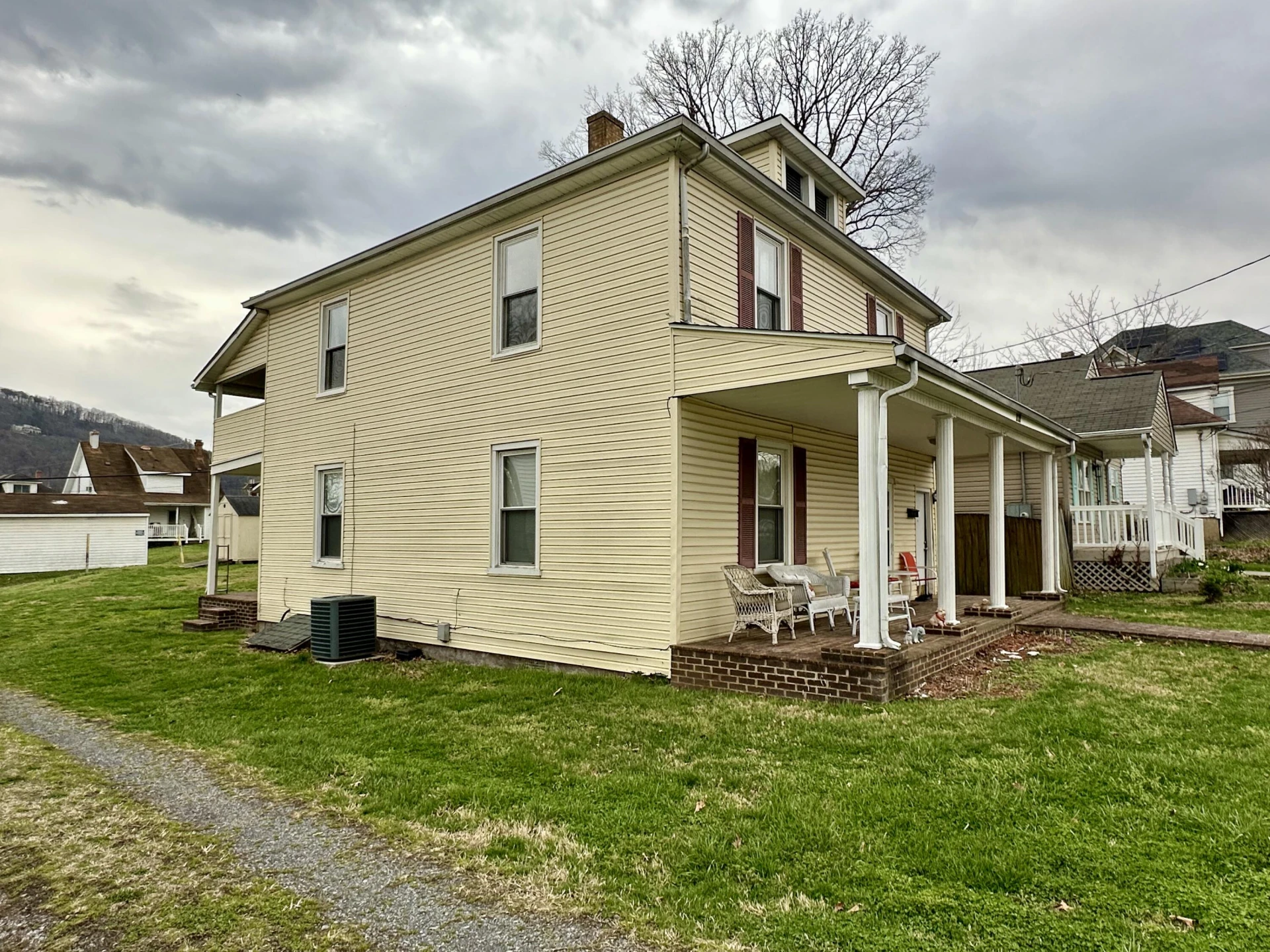 1021 Penmar AVE SE - Photo 2