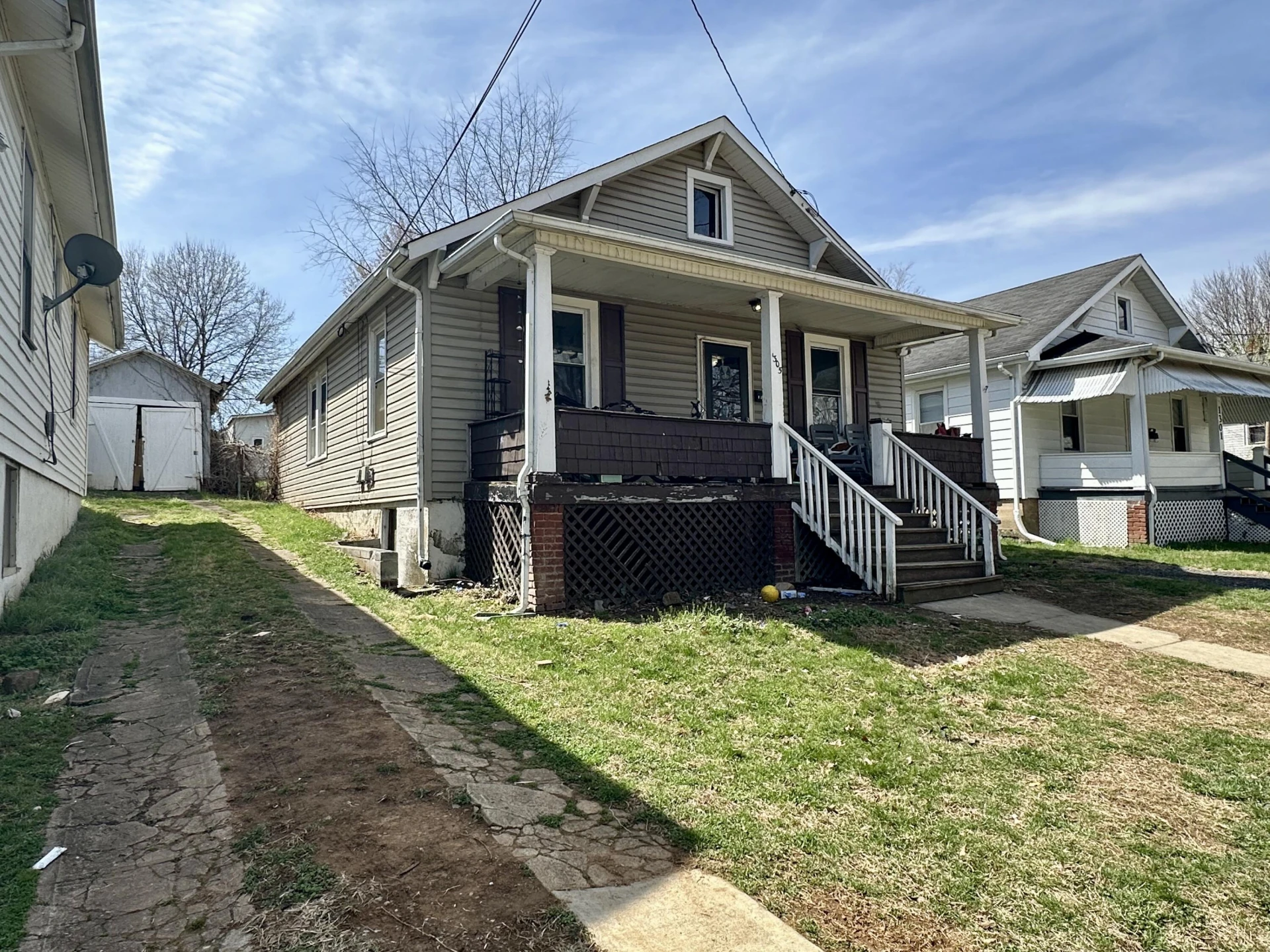 1305 Penmar AVE SE - Photo 2