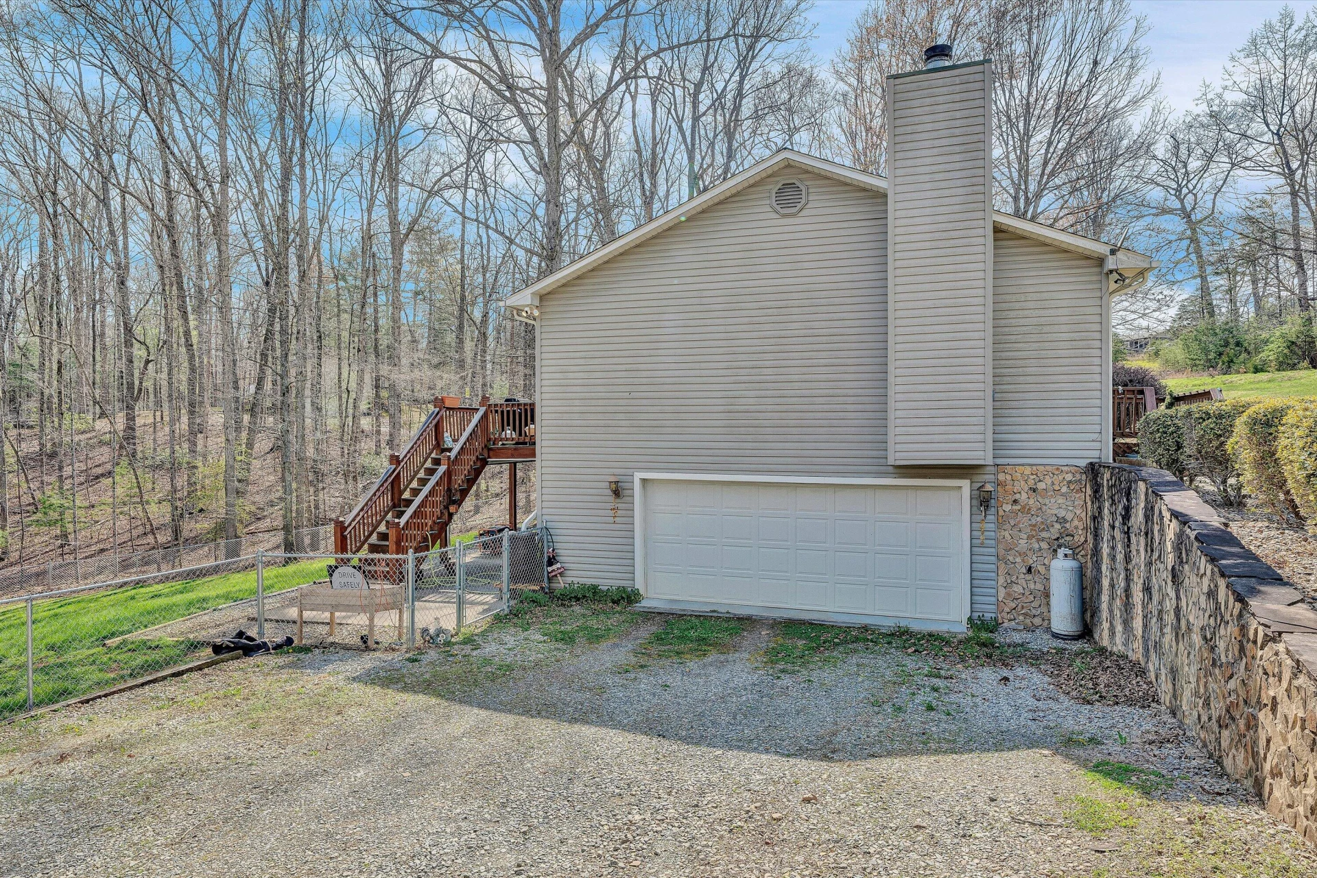 542 Mount Airy RD - Photo 5