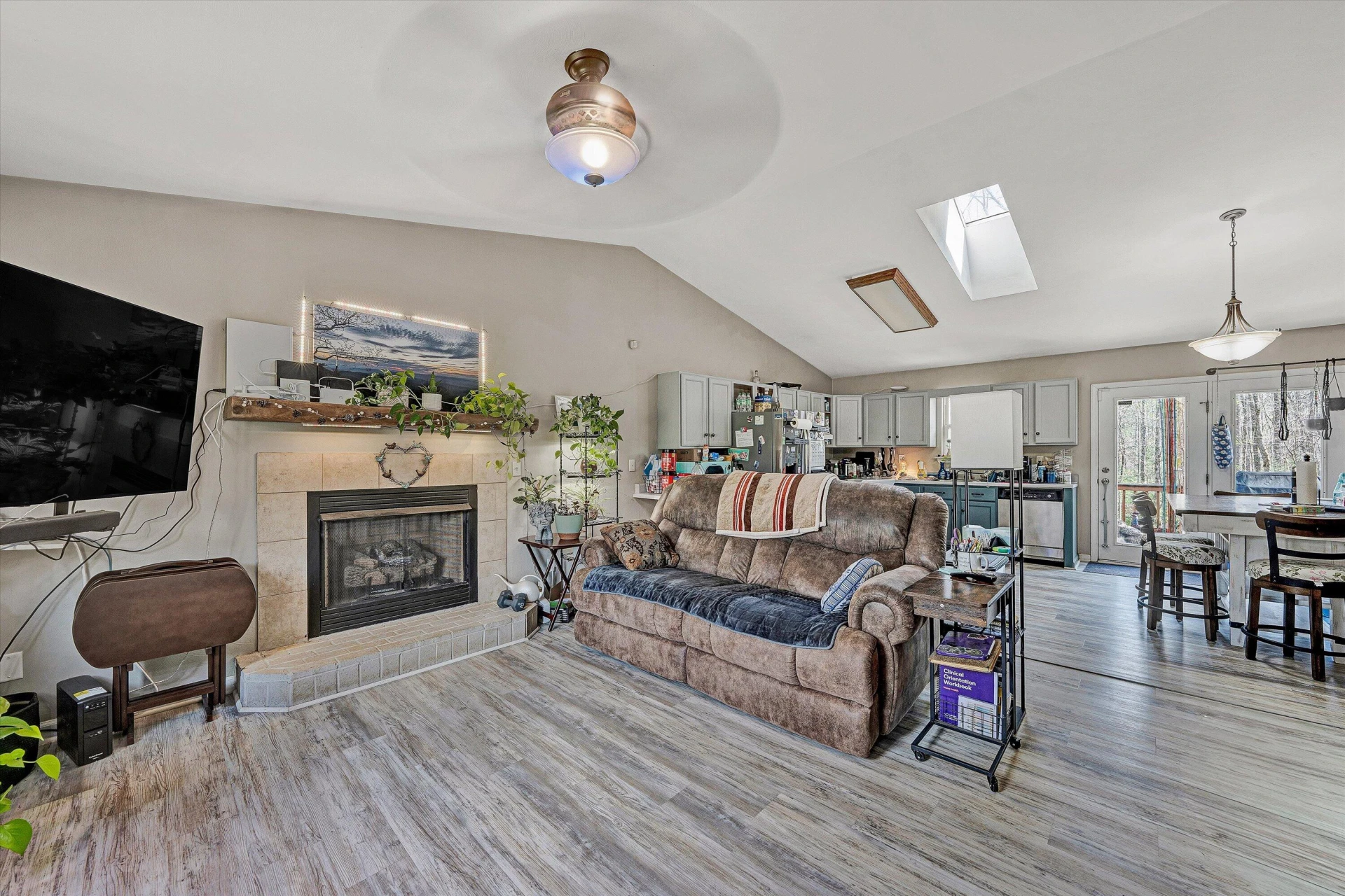 542 Mount Airy RD - Photo 9