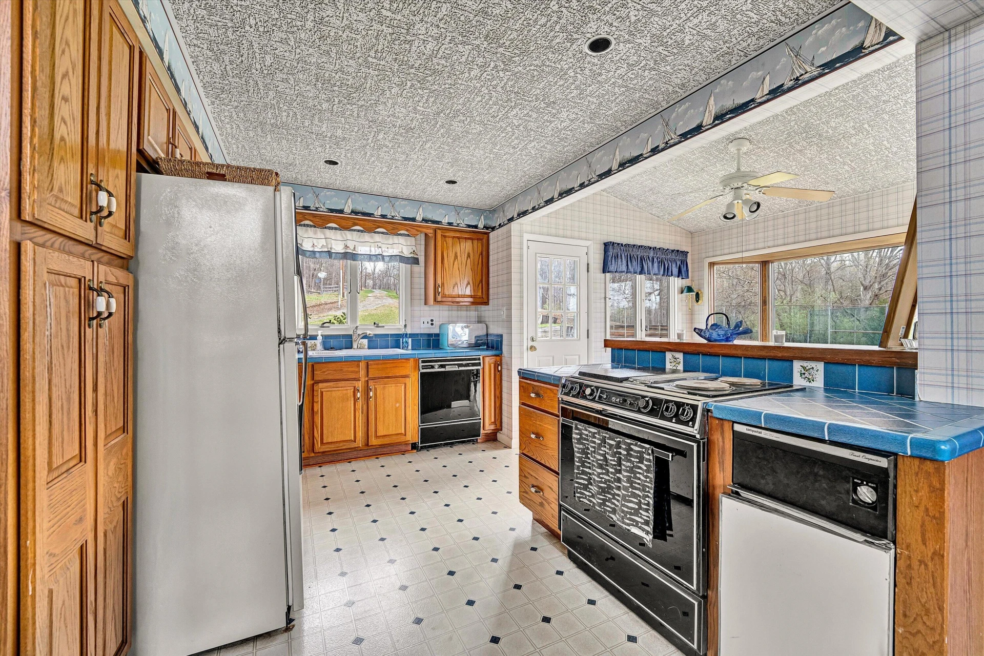 1154 Acorn DR - Photo 12