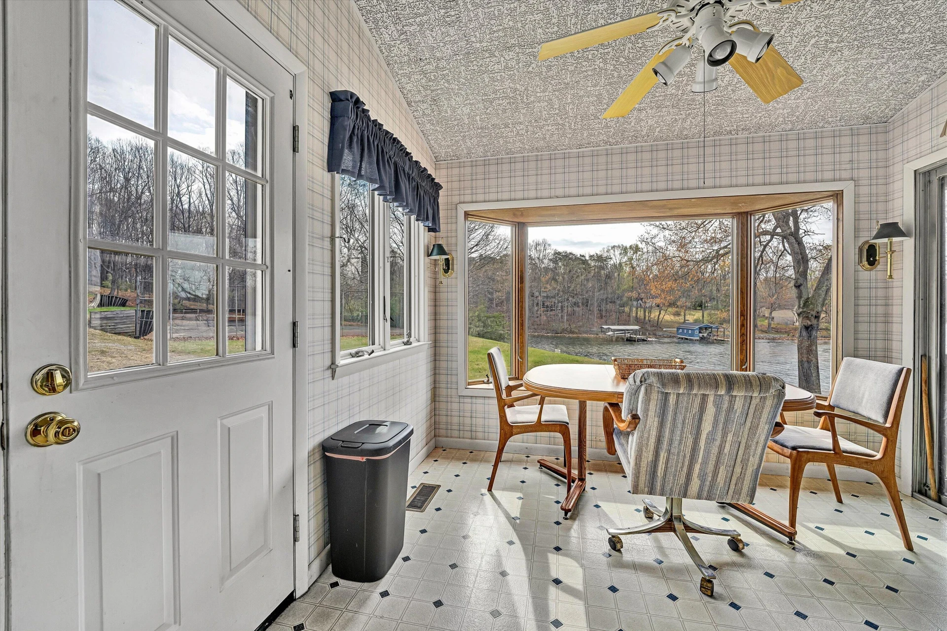 1154 Acorn DR - Photo 9