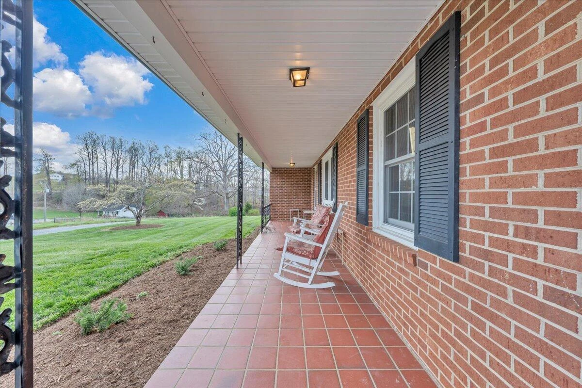 4660 Franklin ST - Photo 4