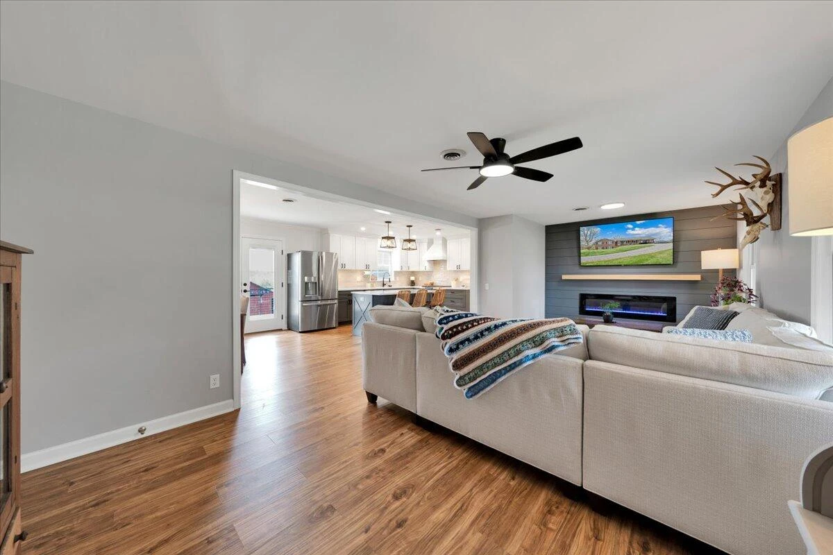 4660 Franklin ST - Photo 5