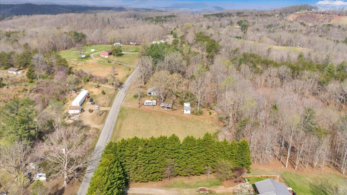 825 Knob Church RD - Photo 19