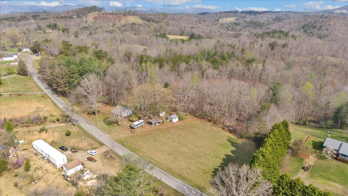 825 Knob Church RD - Photo 21