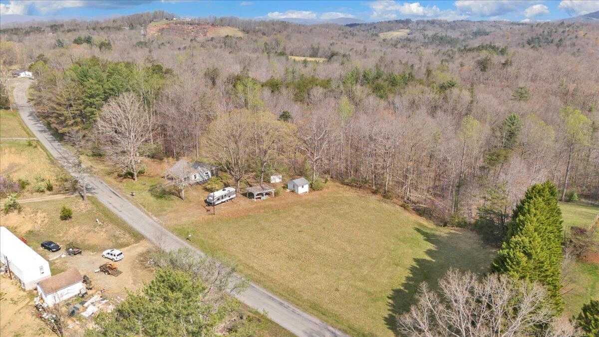 825 Knob Church RD - Photo 22