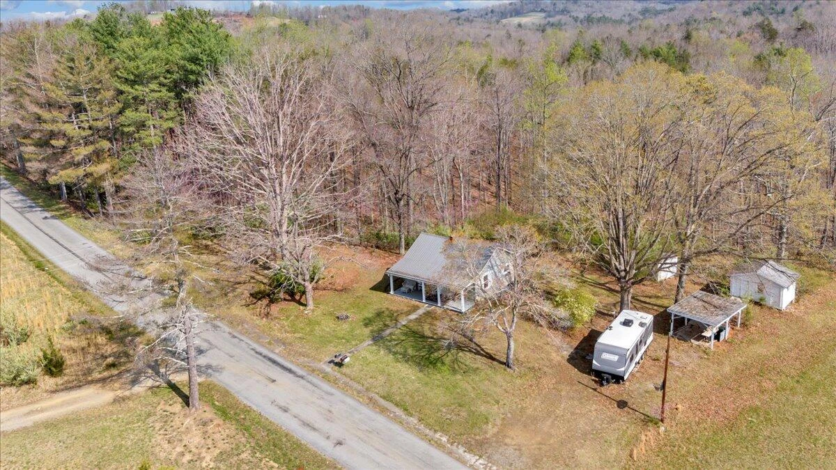 825 Knob Church RD - Photo 24