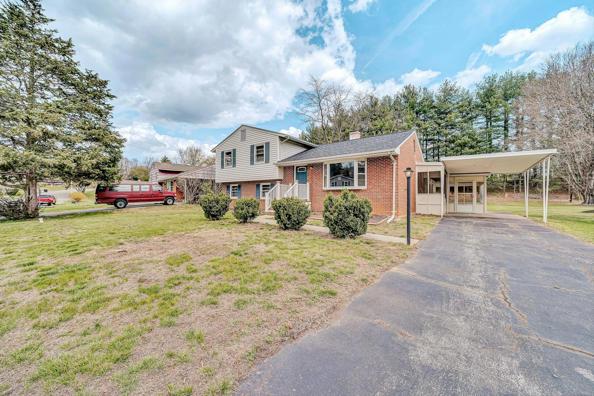 3138 Galloway DR - Photo 2