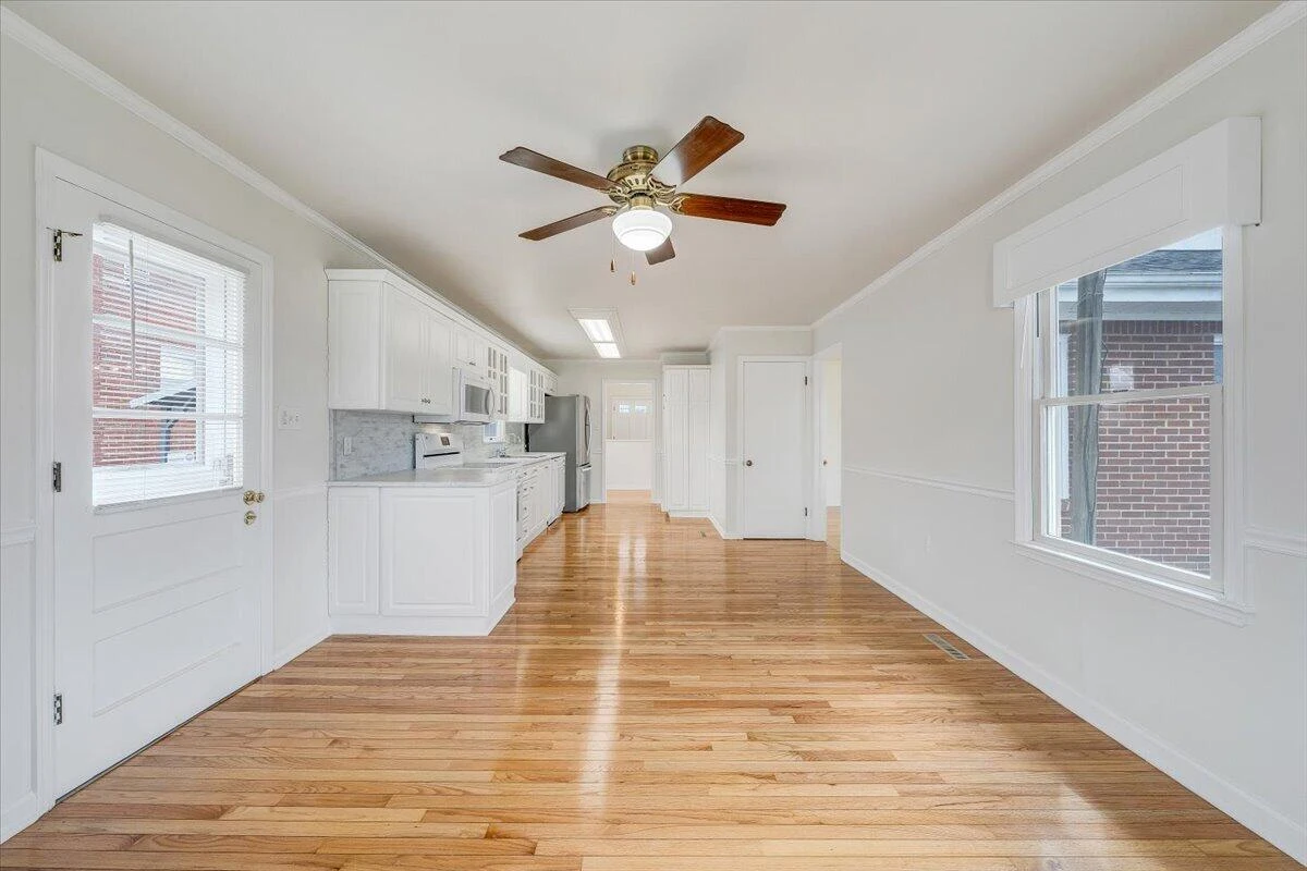 106 Hurst AVE NE - Photo 13