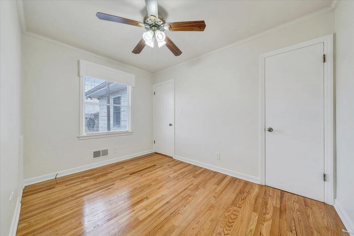 106 Hurst AVE NE - Photo 15