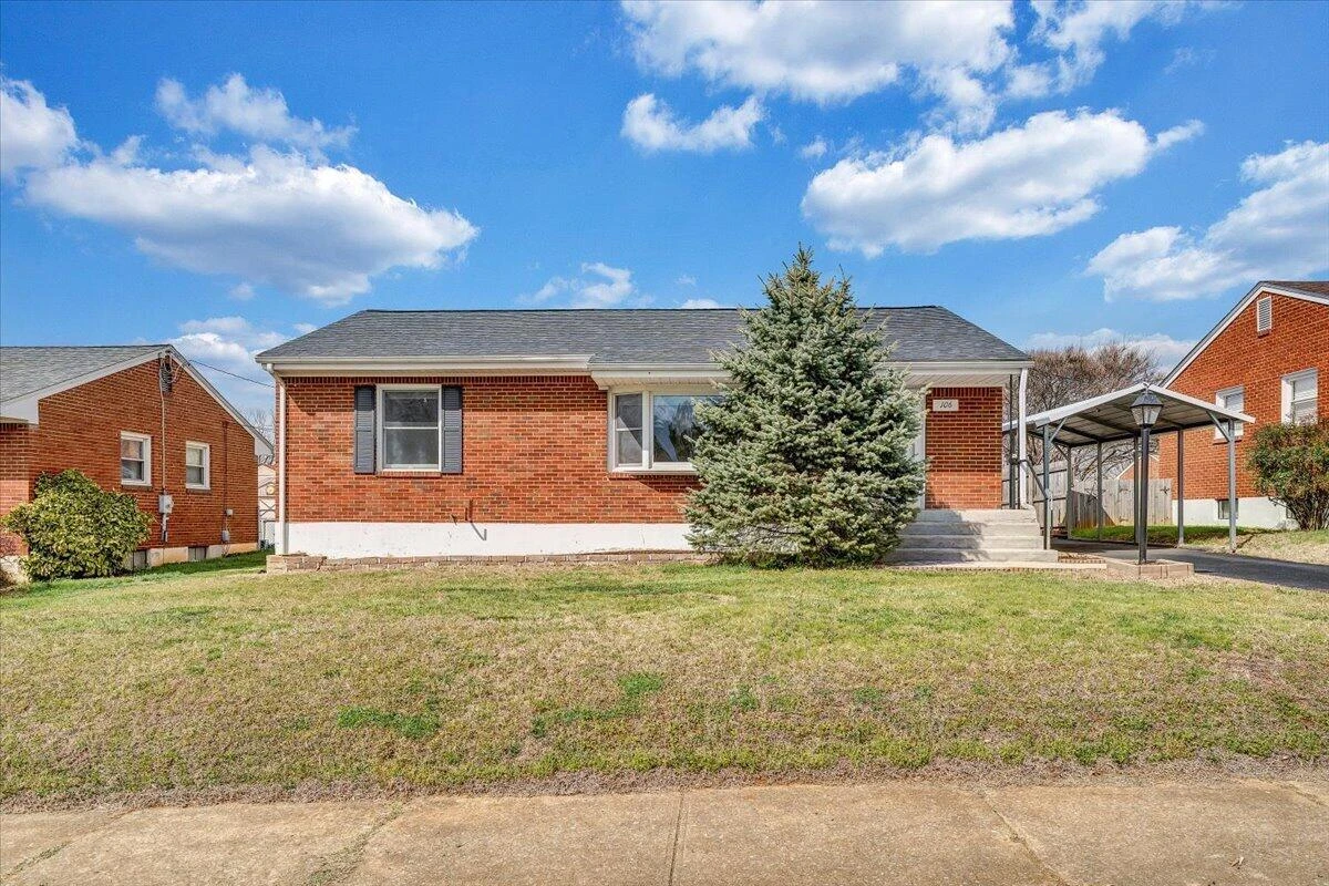 106 Hurst AVE NE - Photo 2