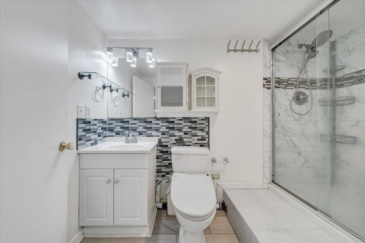 106 Hurst AVE NE - Photo 21