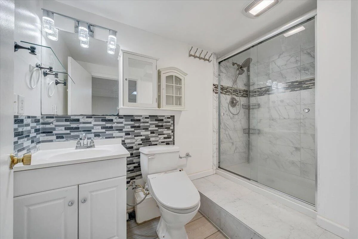 106 Hurst AVE NE - Photo 22
