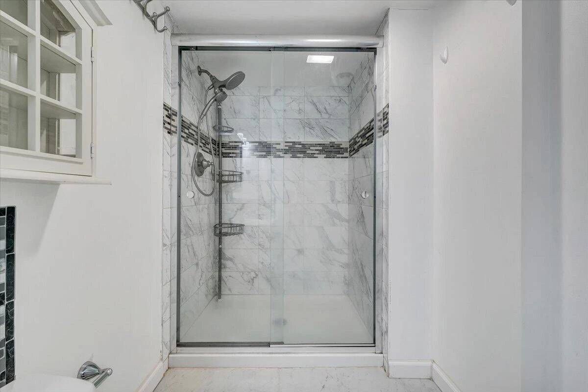 106 Hurst AVE NE - Photo 23