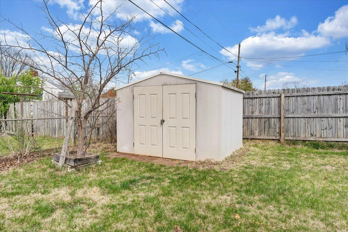 106 Hurst AVE NE - Photo 29