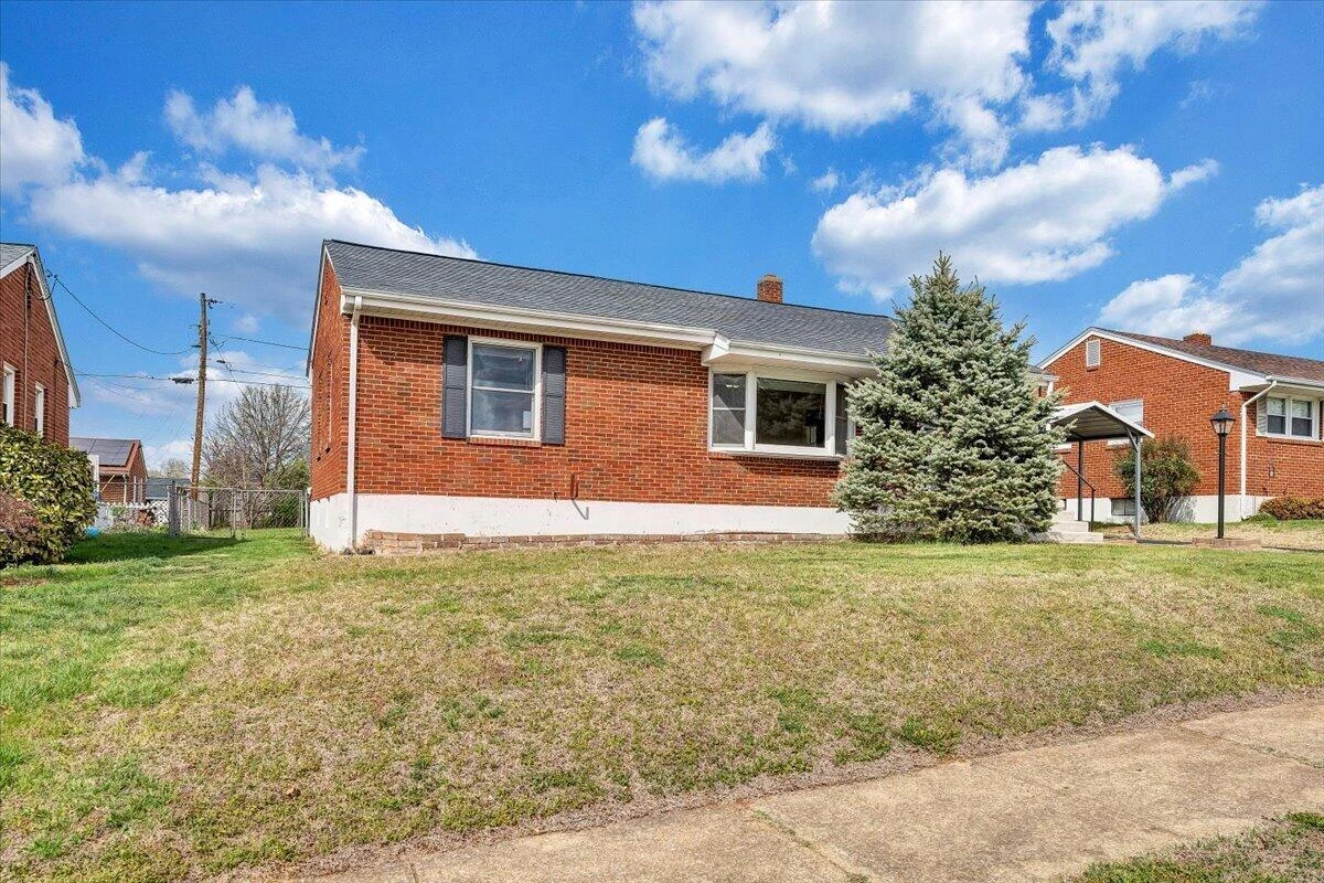106 Hurst AVE NE - Photo 34