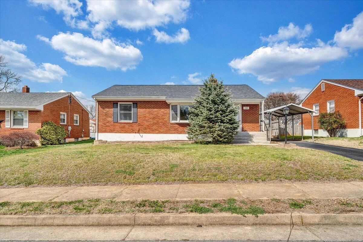 106 Hurst AVE NE - Photo 35
