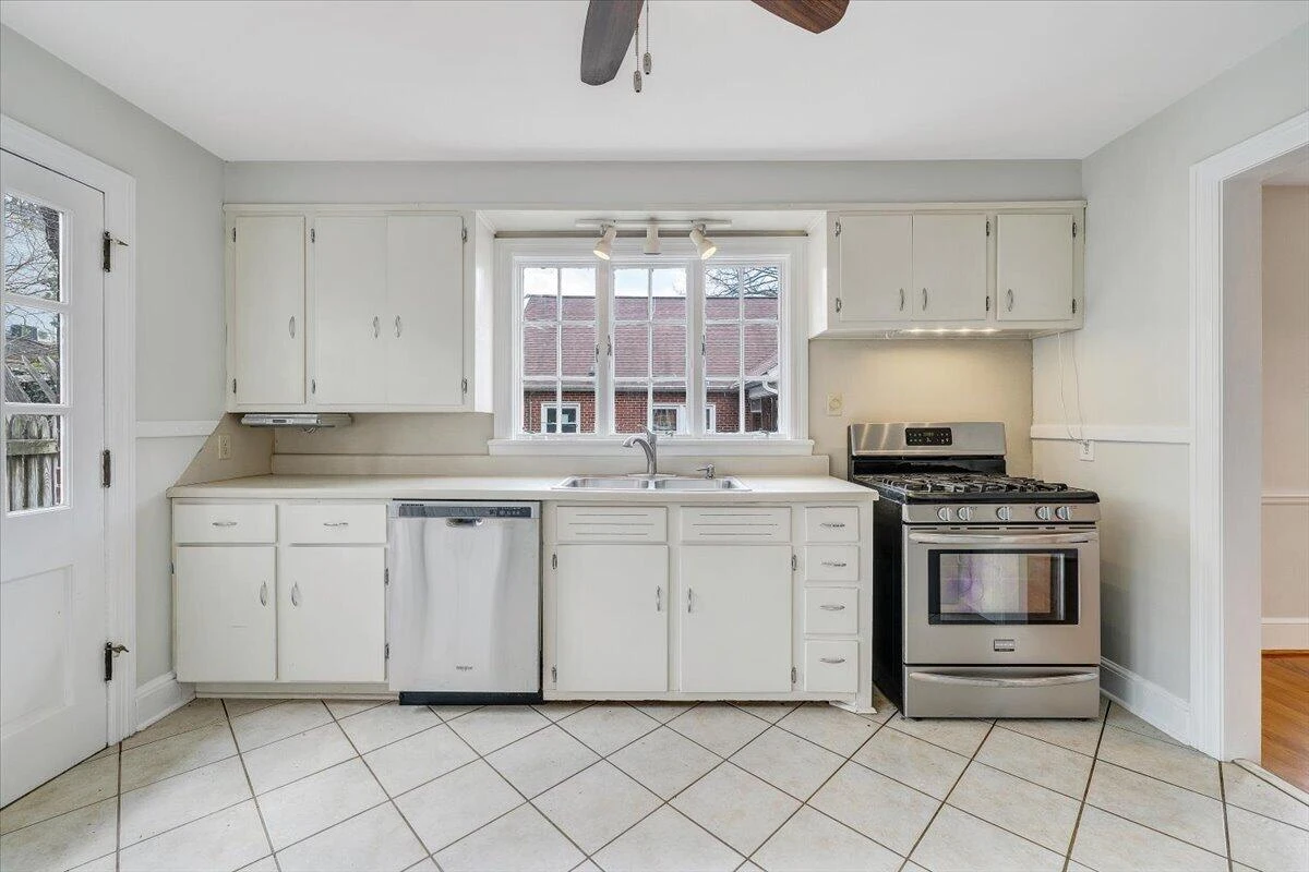 2522 Livingston RD SW - Photo 6