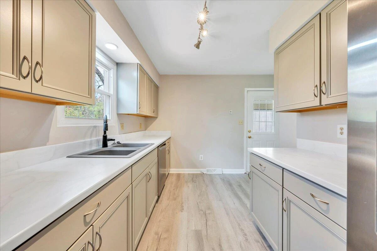 3440 Belle AVE NE - Photo 14