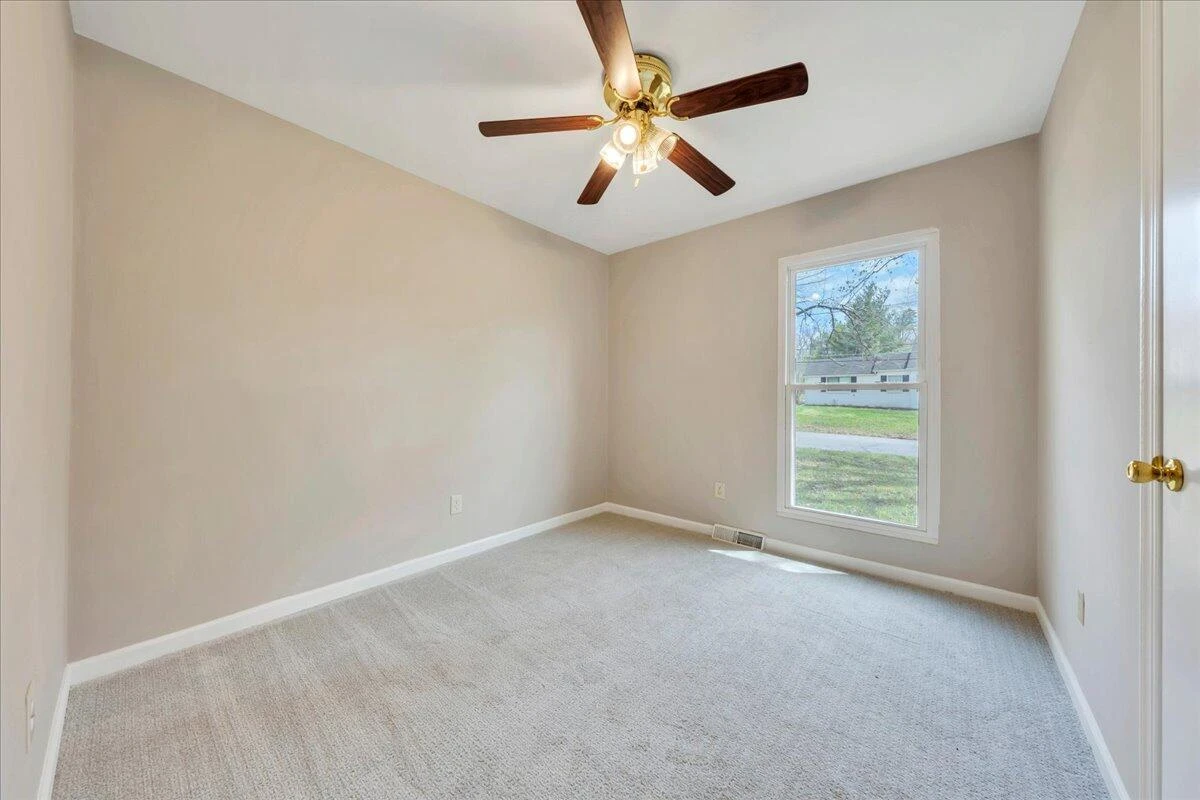 3440 Belle AVE NE - Photo 17