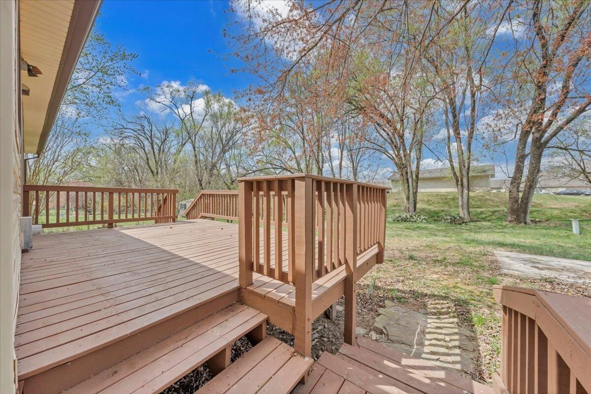 3440 Belle AVE NE - Photo 2