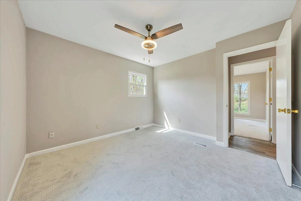 3440 Belle AVE NE - Photo 20