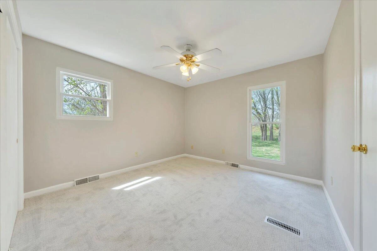 3440 Belle AVE NE - Photo 21