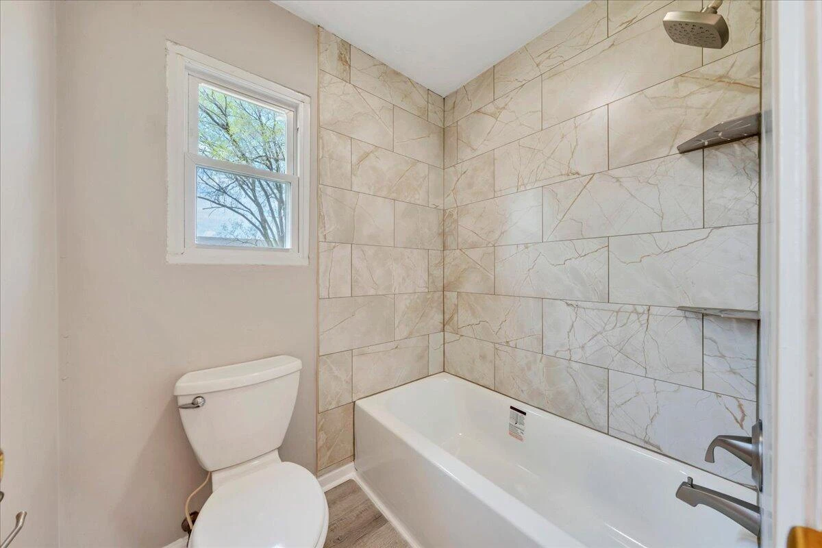 3440 Belle AVE NE - Photo 26