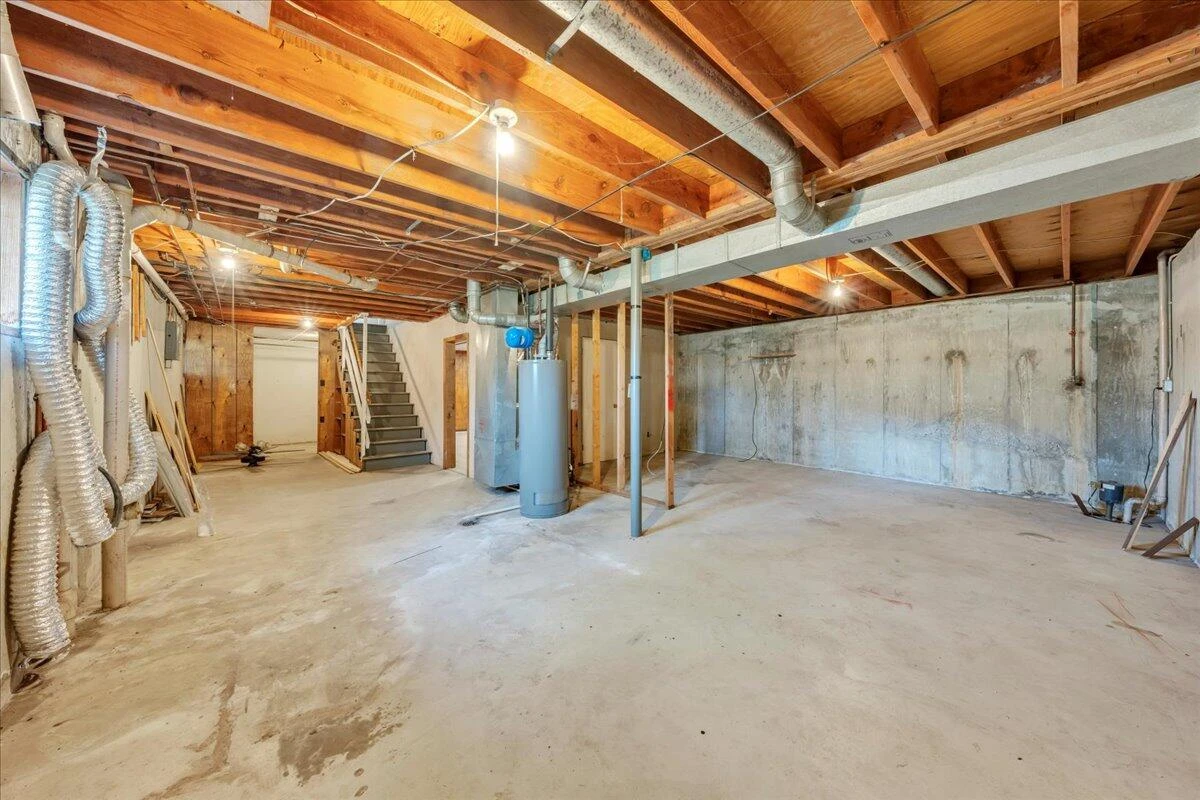 3440 Belle AVE NE - Photo 28