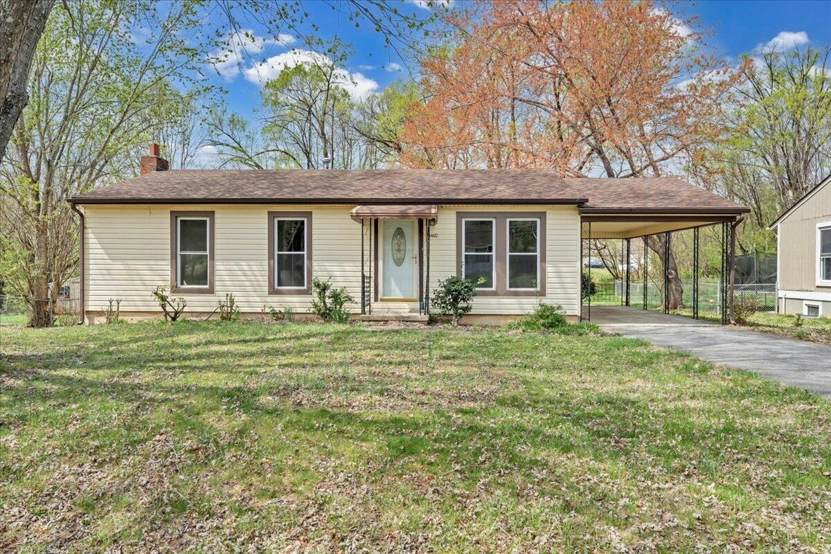 3440 Belle AVE NE - Photo 38