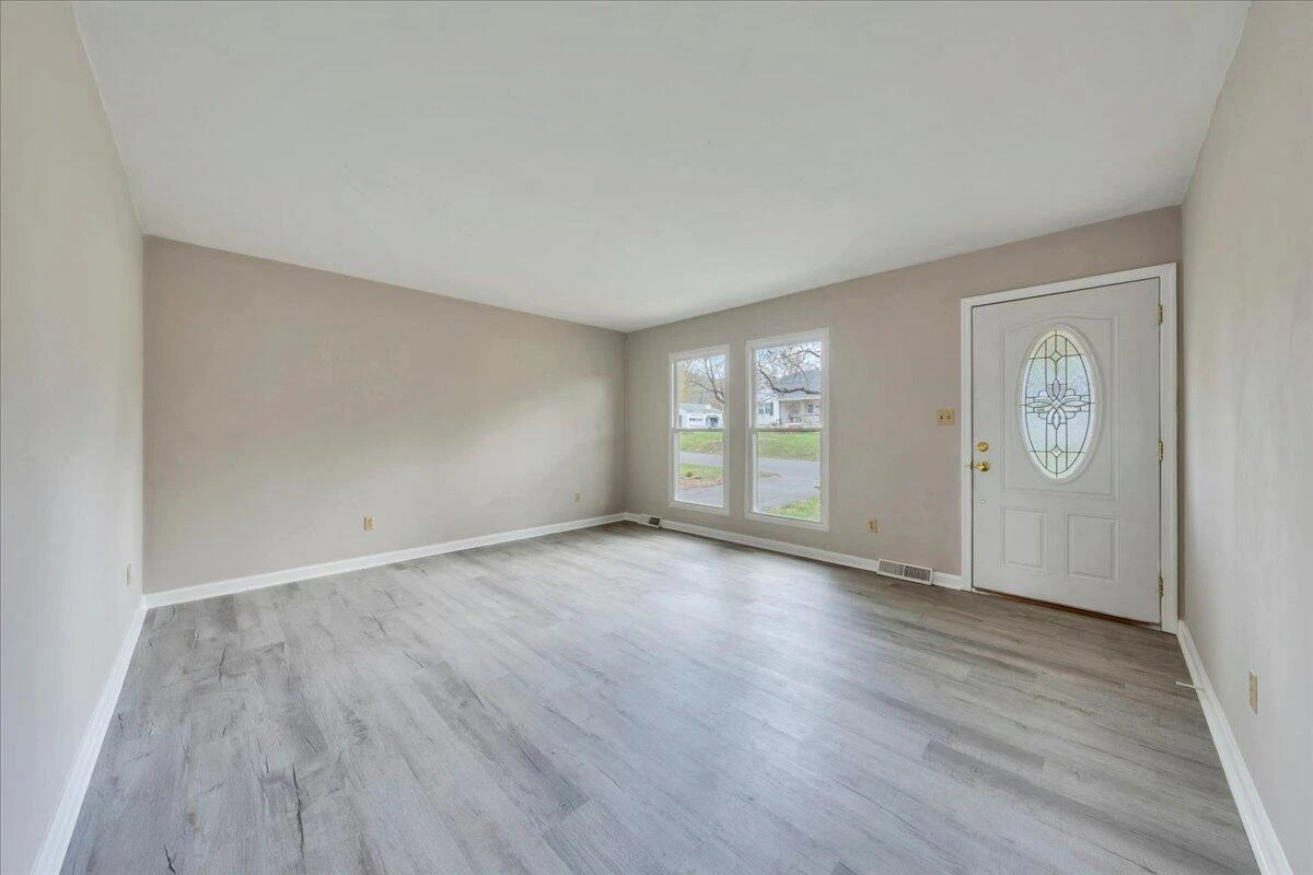 3440 Belle AVE NE - Photo 6