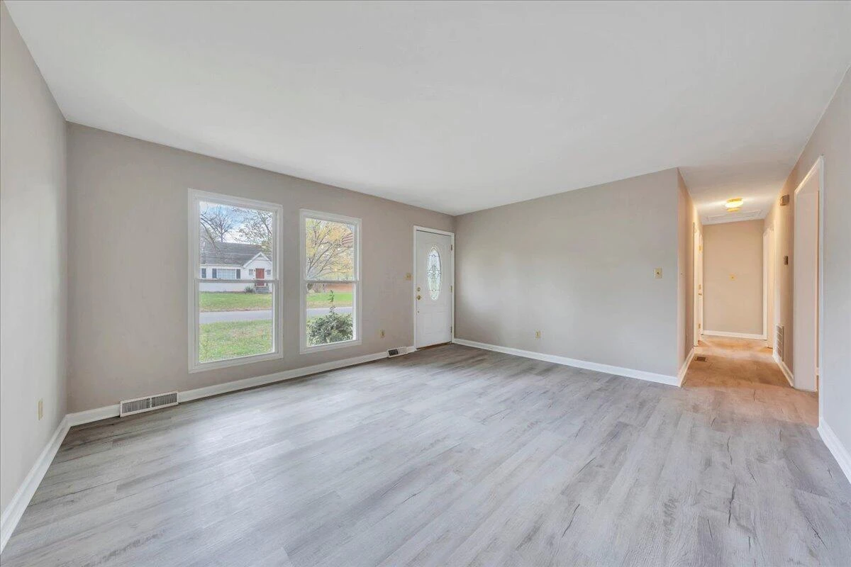 3440 Belle AVE NE - Photo 7