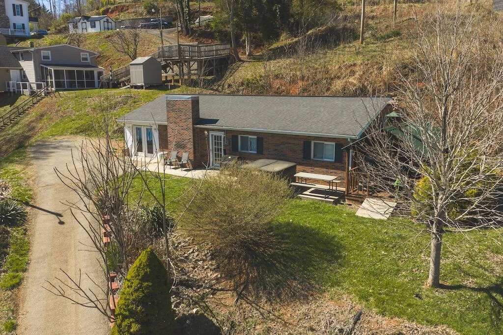 6321 W H Smith DR - Photo 2