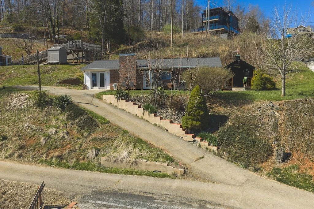 6321 W H Smith DR - Photo 3