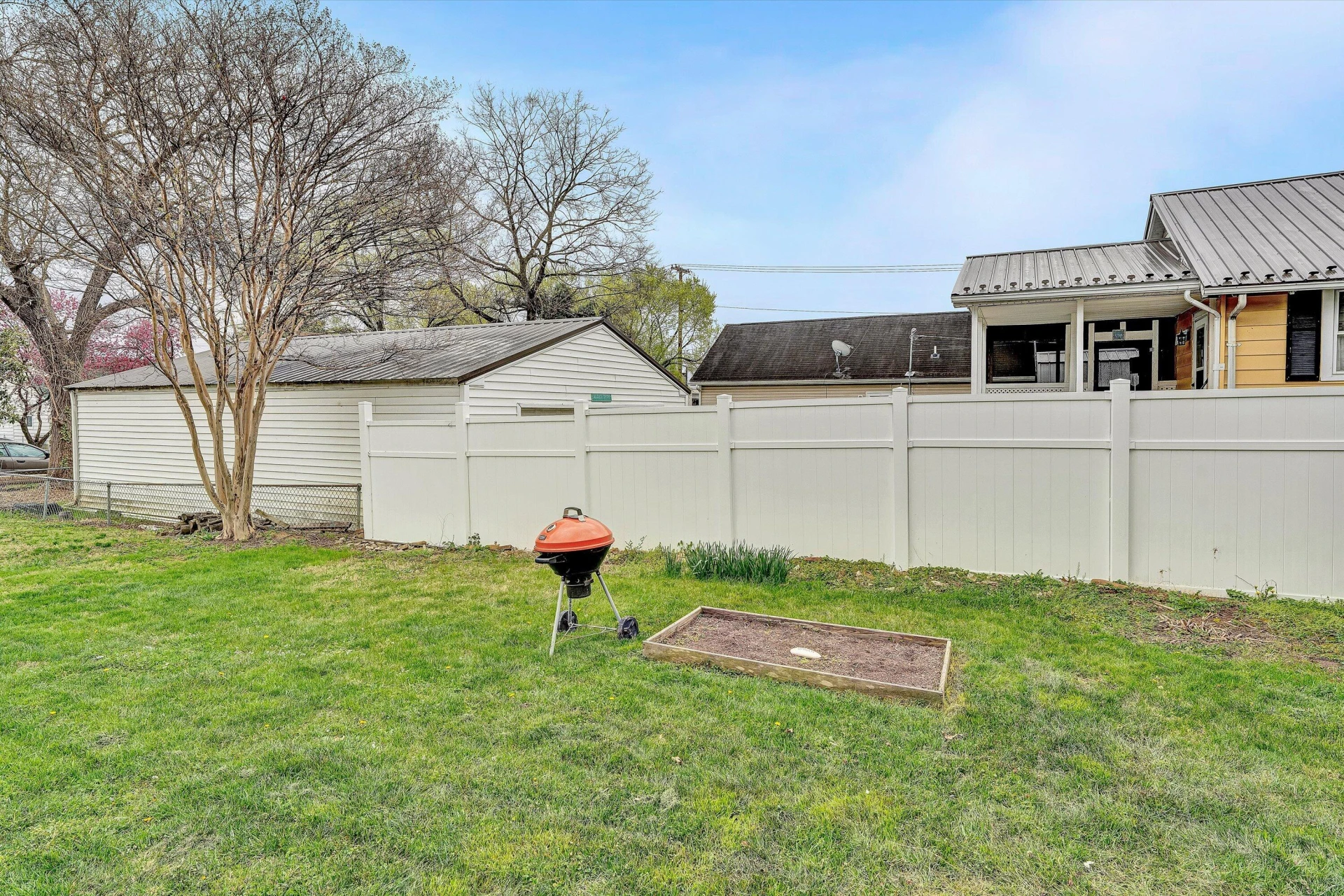 26 N Bruffey ST - Photo 24