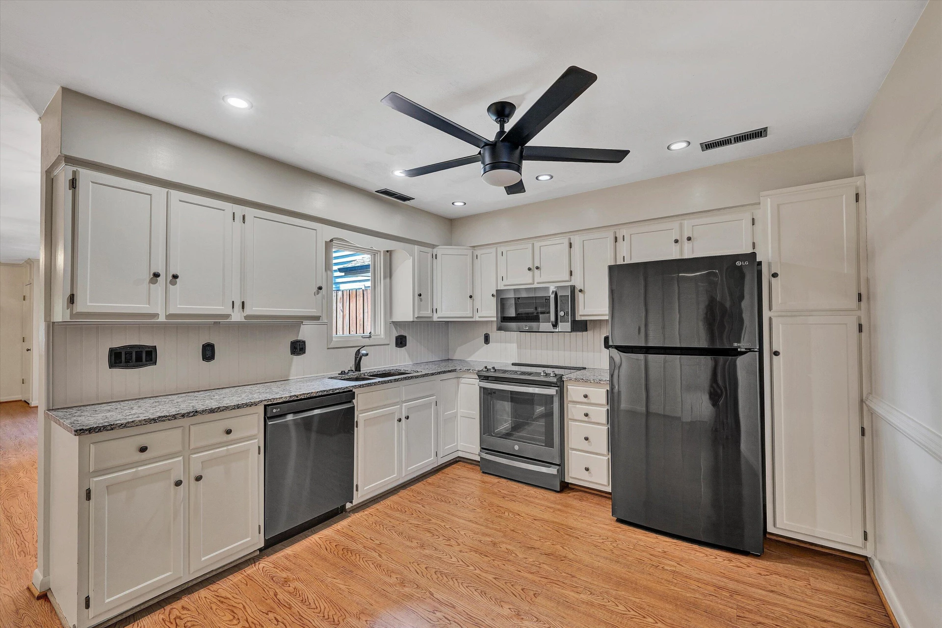 407 Windward DR SW - Photo 12