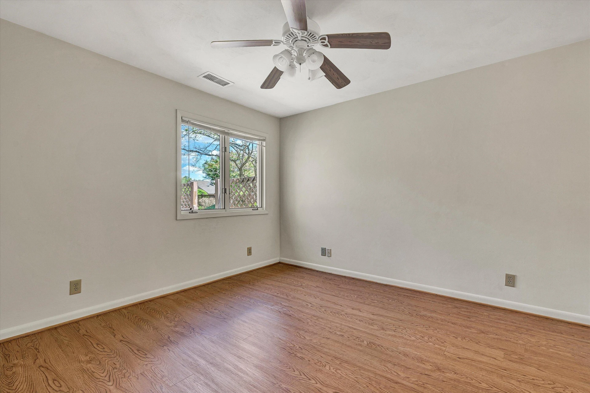 407 Windward DR SW - Photo 16
