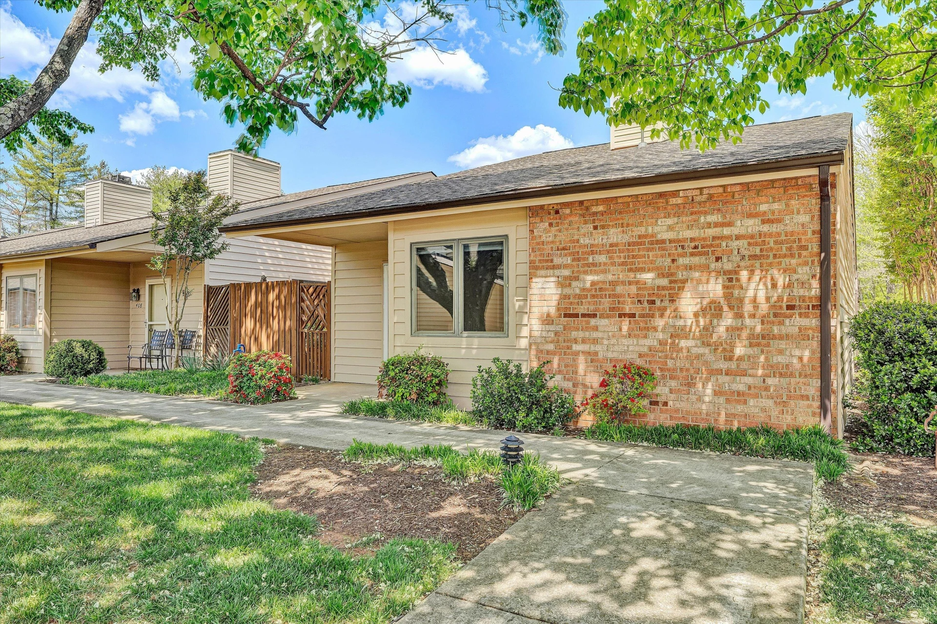 407 Windward DR SW - Photo 2