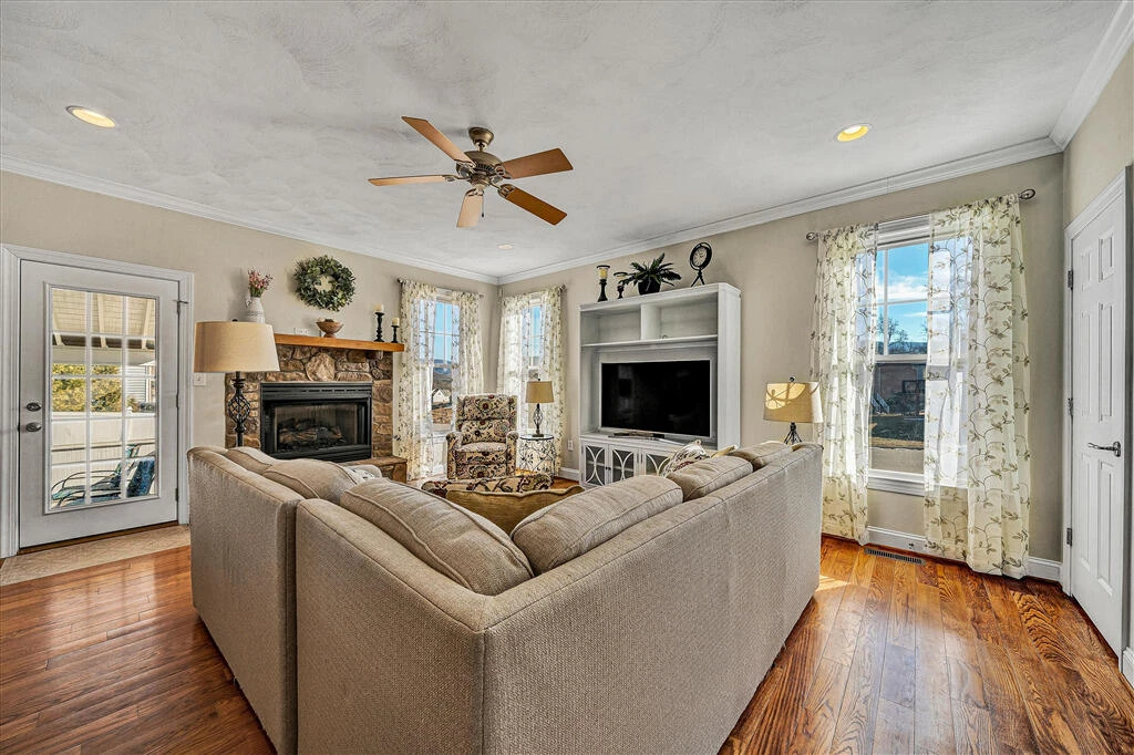 5244 Sundance RD - Photo 18