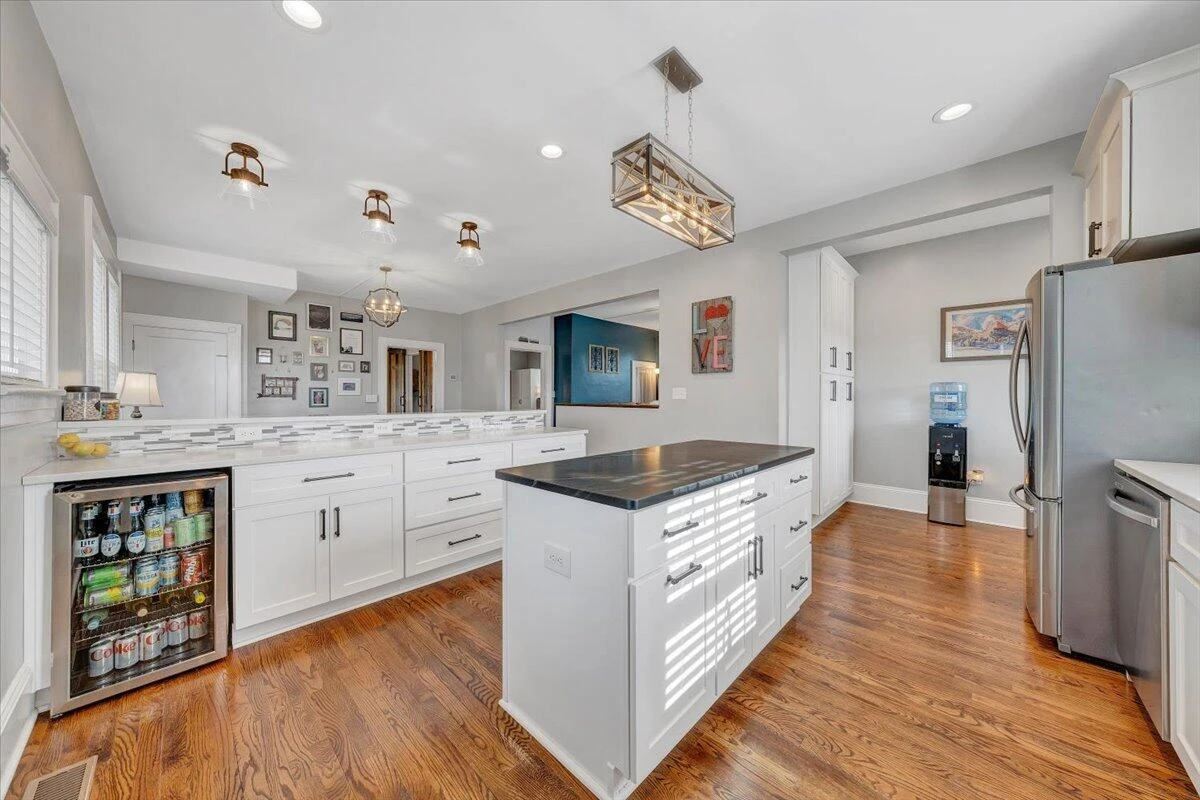 1518 Langhorne ST SE - Photo 2