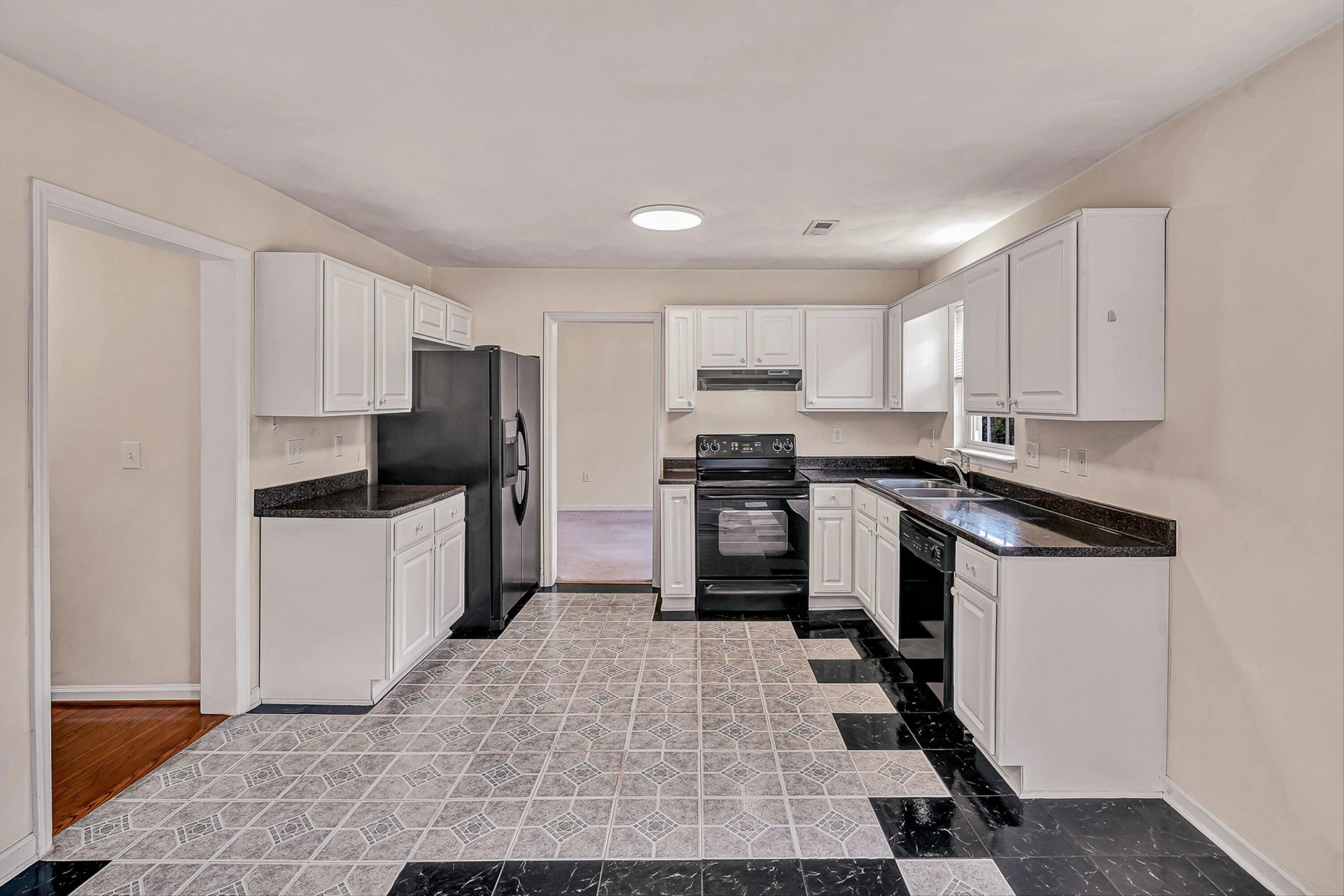 6940 Linn DR - Photo 10
