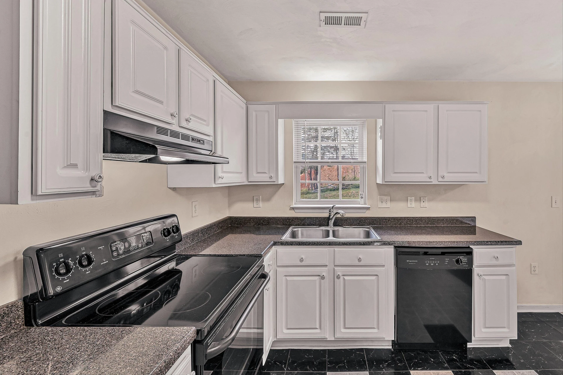 6940 Linn DR - Photo 12